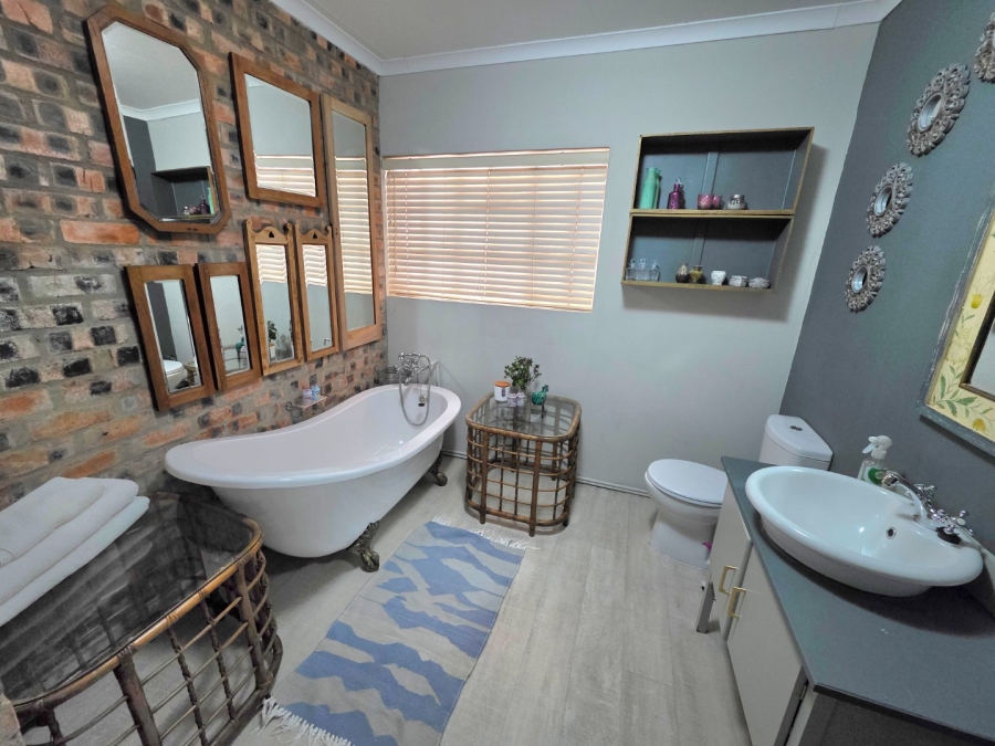 5 Bedroom Property for Sale in Clarens Free State